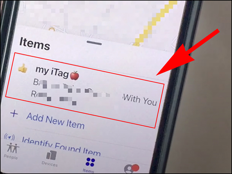 Chọn tên AirTag mà bạn muốn xóa 